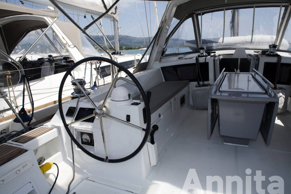 Sailing yacht Oceanis 48 