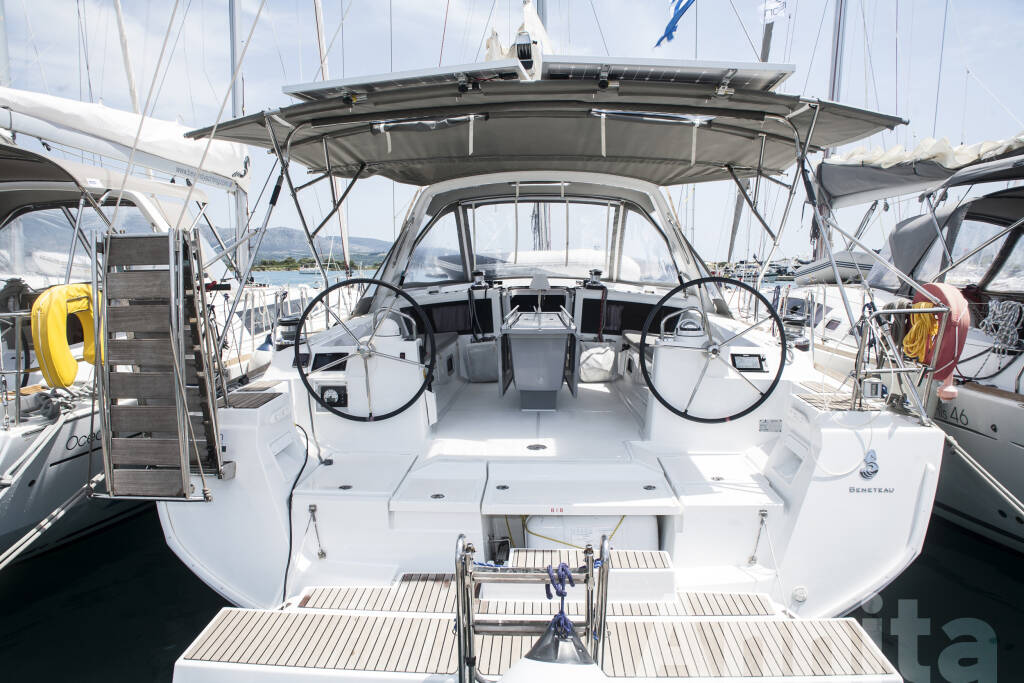 Sailing yacht Oceanis 48 