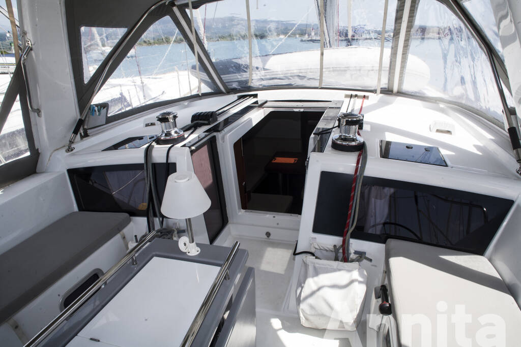 Sailing yacht Oceanis 48 