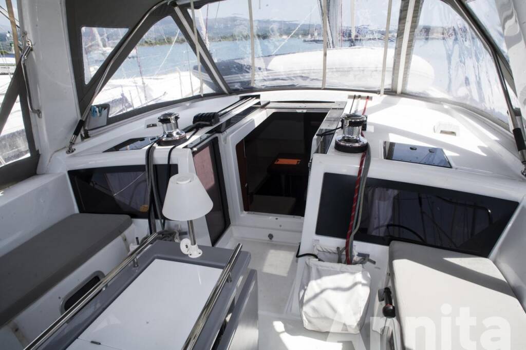 Sailing yacht Oceanis 48 