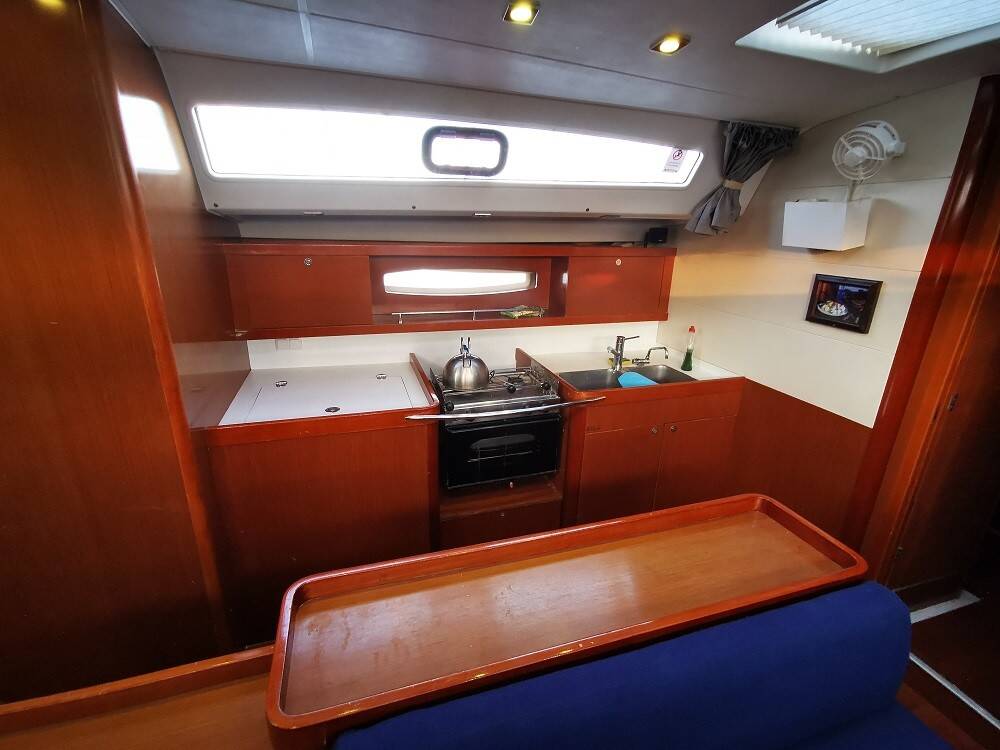 Sailing yacht Oceanis 50 Seladon II