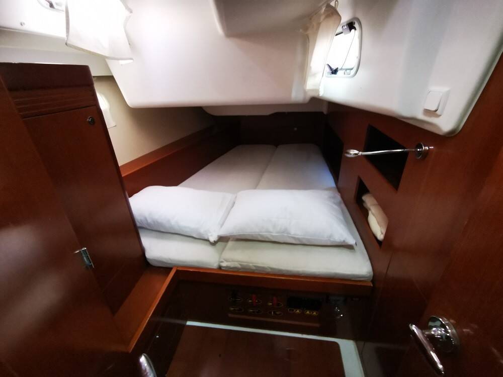 Sailing yacht Oceanis 50 Seladon II