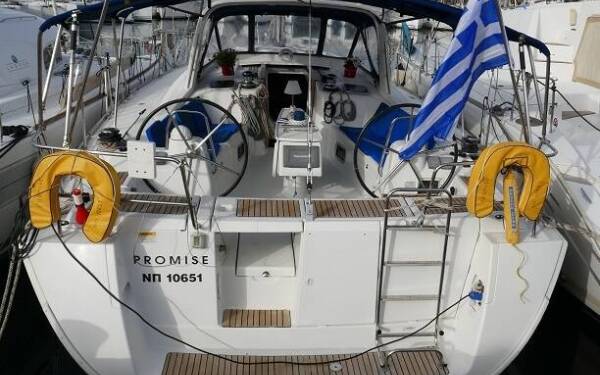 Oceanis 50 Promise Lavrion, main port