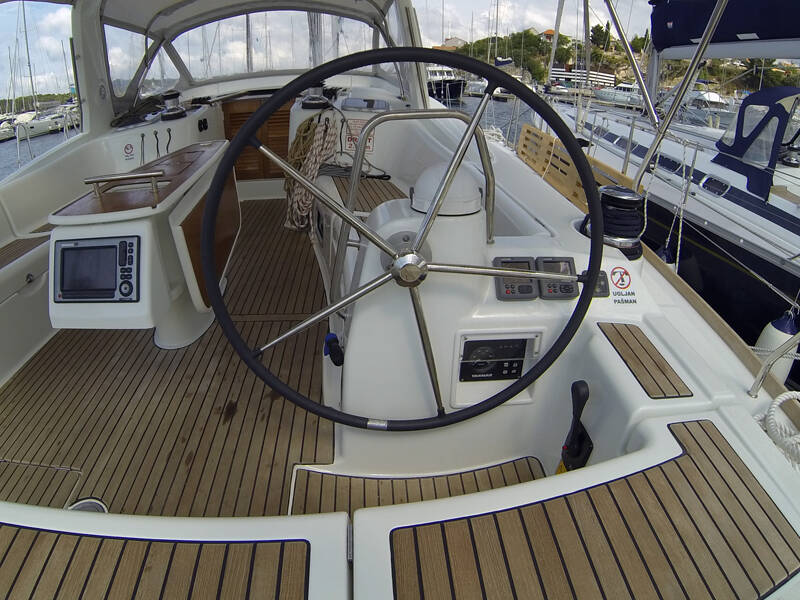 Sailing yacht Oceanis 50 Pika II