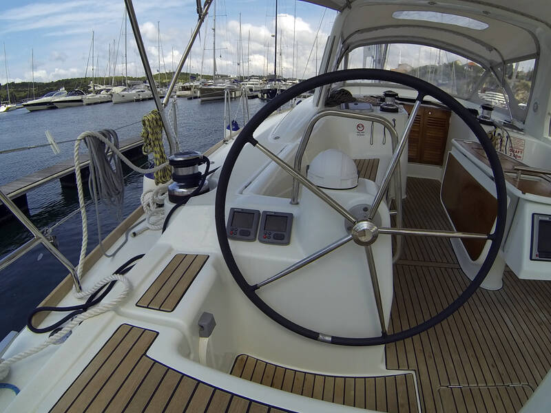 Sailing yacht Oceanis 50 Pika II