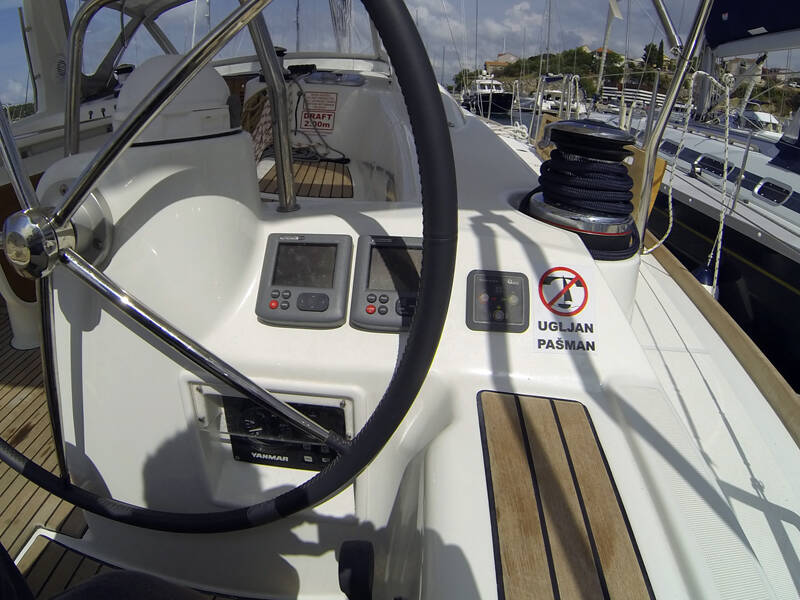 Sailing yacht Oceanis 50 Pika II