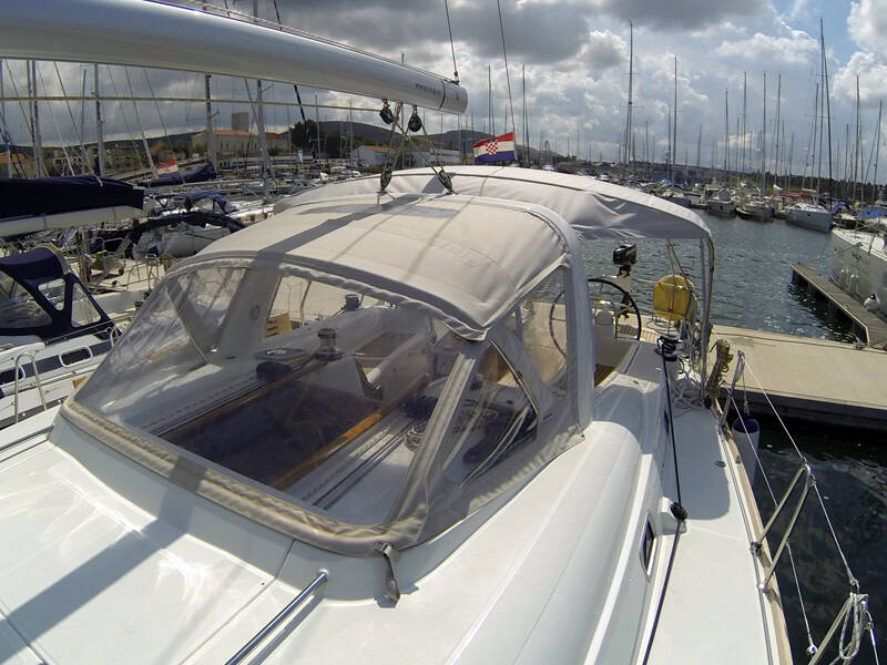 Sailing yacht Oceanis 50 Pika II