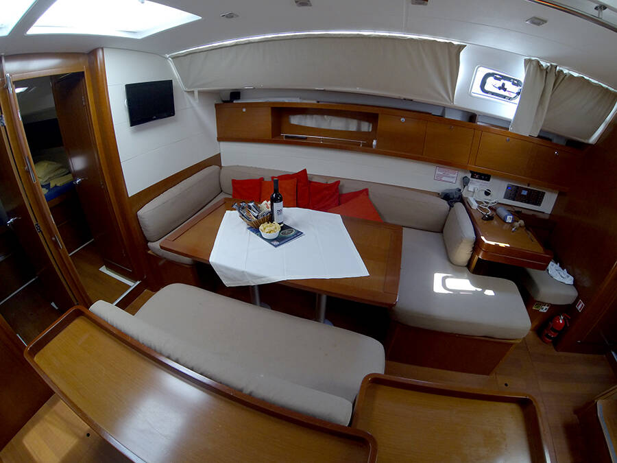 Sailing yacht Oceanis 50 Pika II