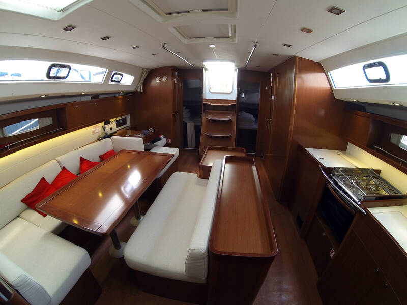 Sailing yacht Oceanis 50 Pika II