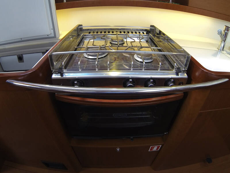 Sailing yacht Oceanis 50 Pika II