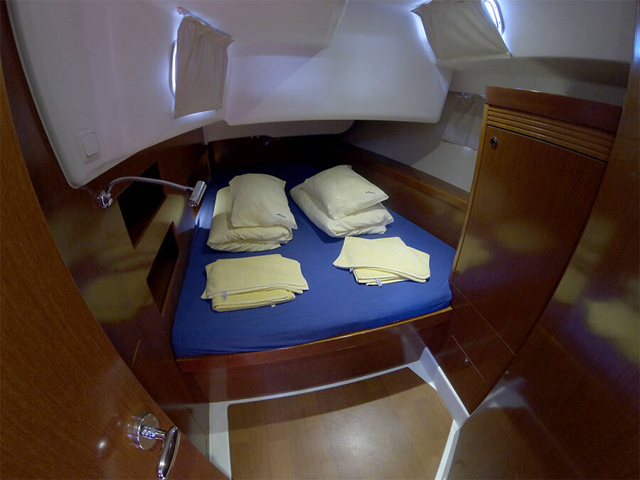 Sailing yacht Oceanis 50 Pika II