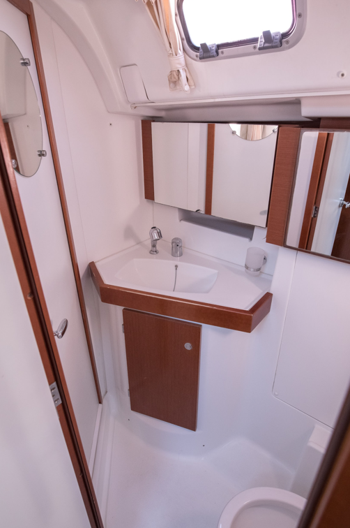 Sailing yacht Oceanis 50 Vanessa M
