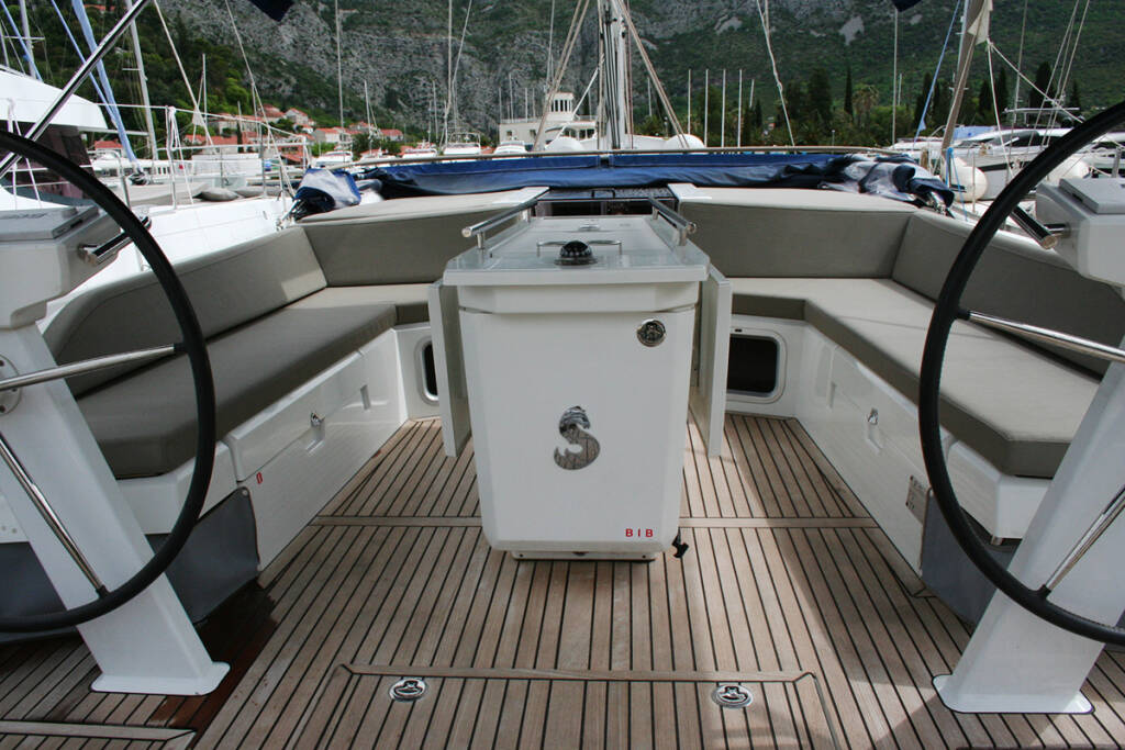 Sailing yacht Oceanis 51.1 Amallo