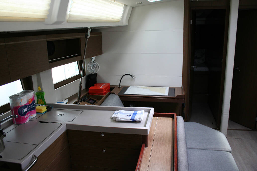 Sailing yacht Oceanis 51.1 Amallo
