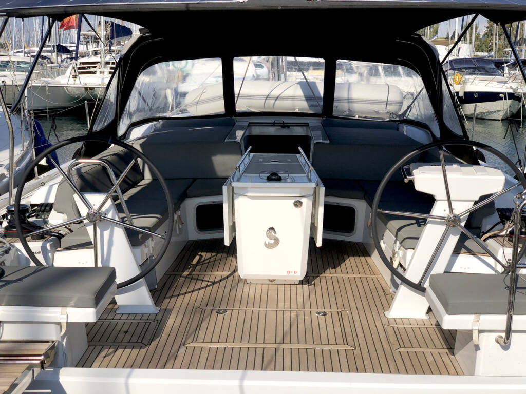 Sailing yacht Oceanis 51.1 Salt Water