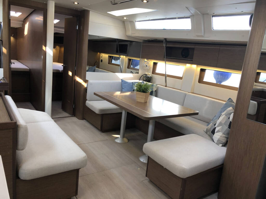 Sailing yacht Oceanis 51.1 Salt Water
