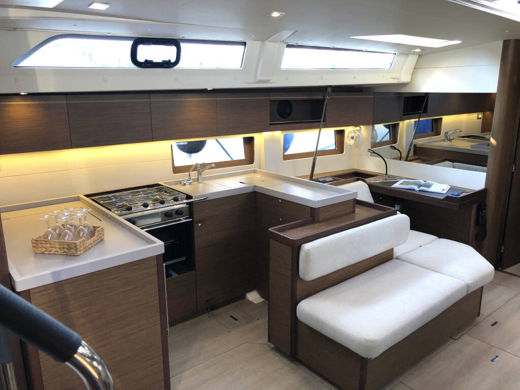 Sailing yacht Oceanis 51.1 Salt Water