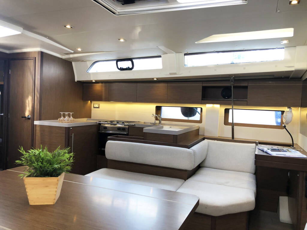 Sailing yacht Oceanis 51.1 Salt Water