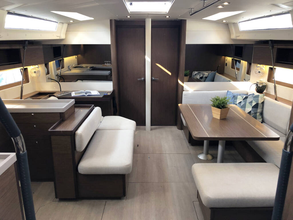 Sailing yacht Oceanis 51.1 Salt Water