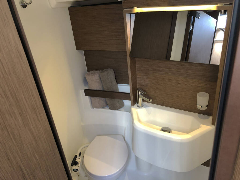 Sailing yacht Oceanis 51.1 Salt Water