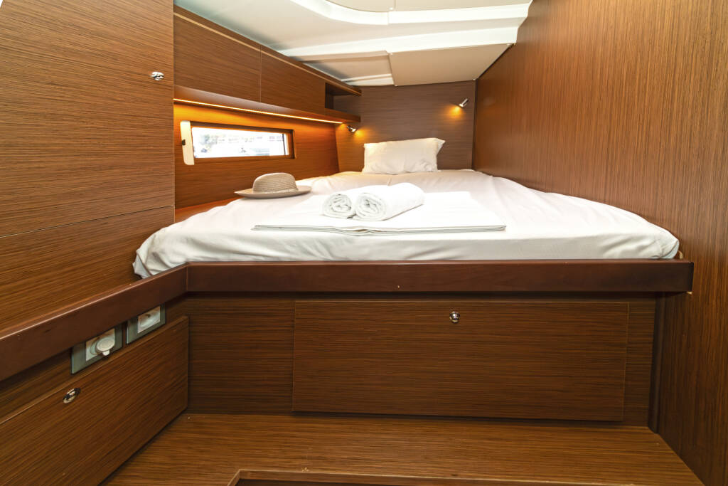 Sailing yacht Oceanis 51.1 Yria
