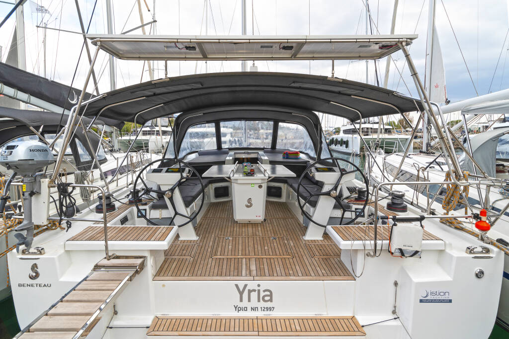 Sailing yacht Oceanis 51.1 Yria