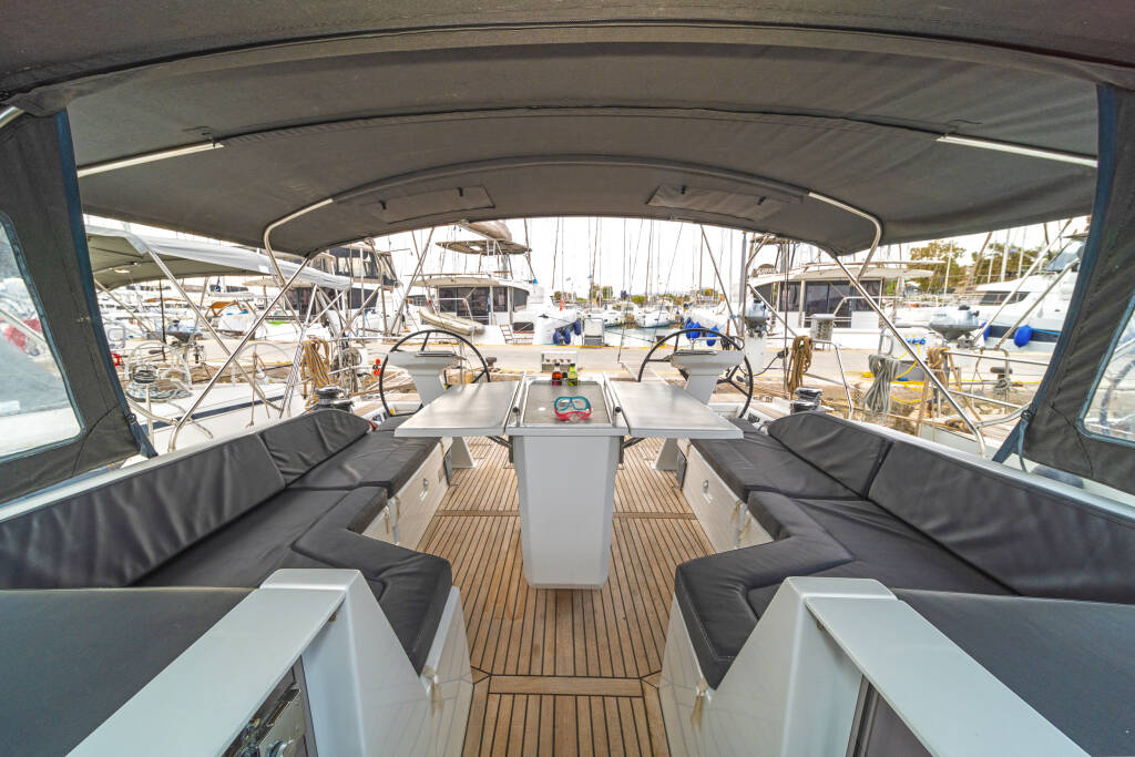 Sailing yacht Oceanis 51.1 Yria