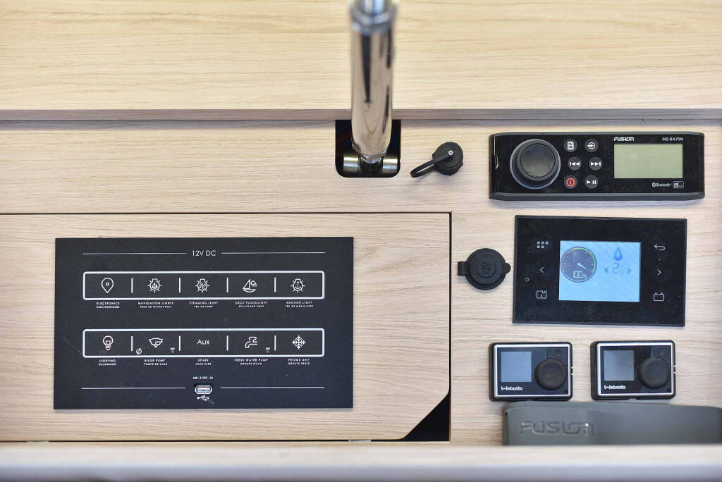 Sailing yacht Oceanis 51.1 Zephyr B