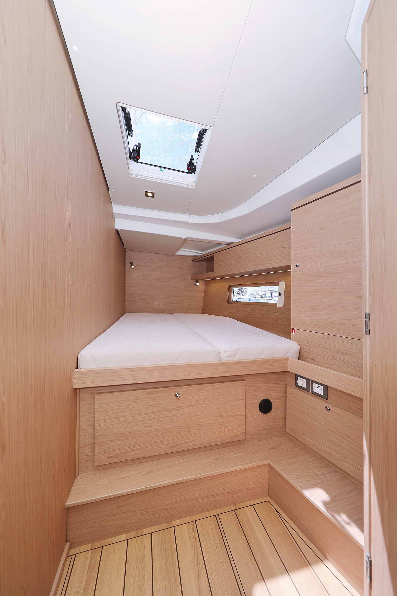 Sailing yacht Oceanis 51.1 Zephyr B