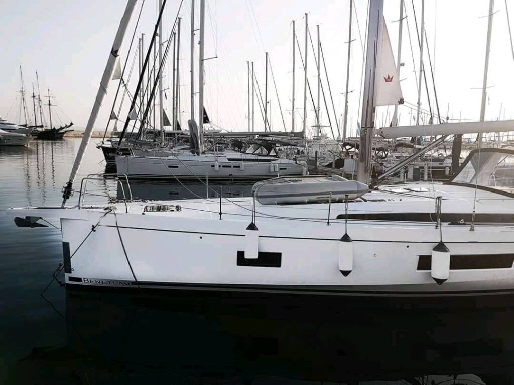 Sailing yacht Oceanis 51.1 One Piece