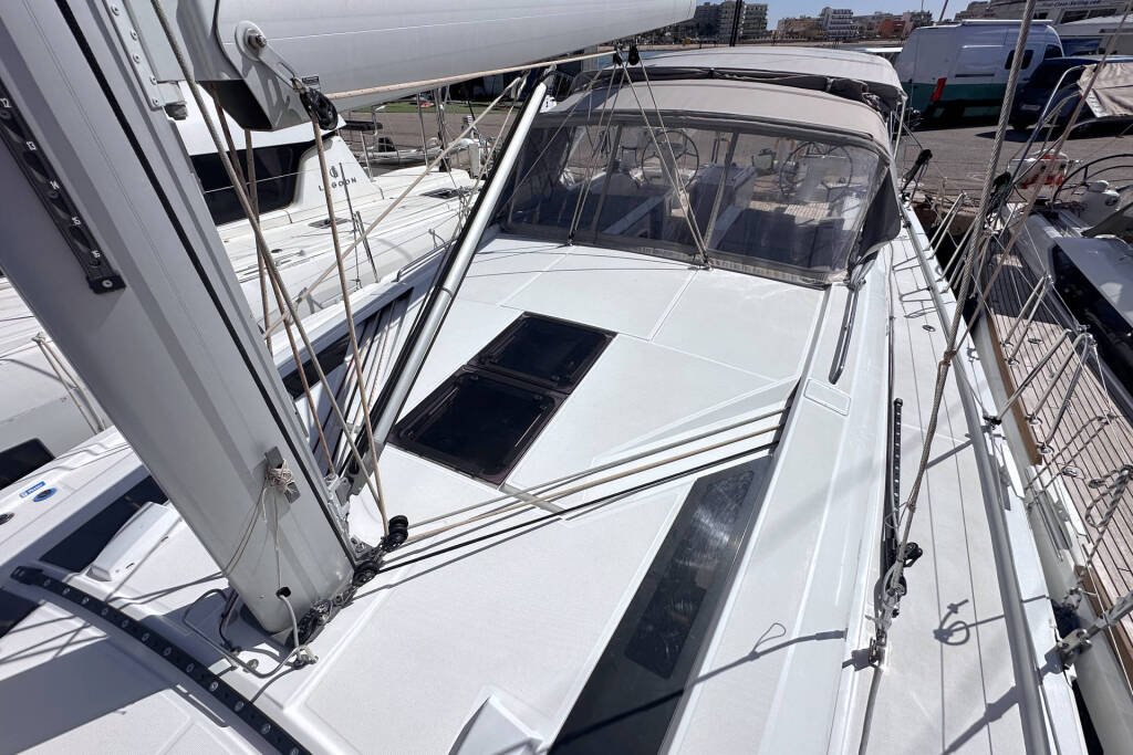 Sailing yacht Oceanis 51.1 Flipper