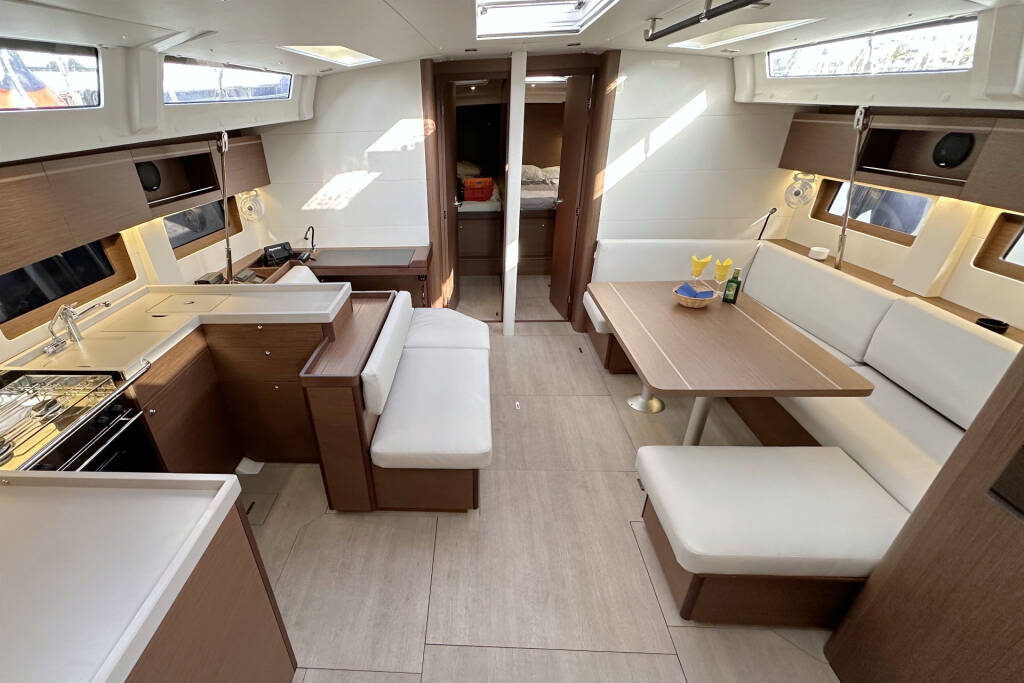Sailing yacht Oceanis 51.1 Flipper