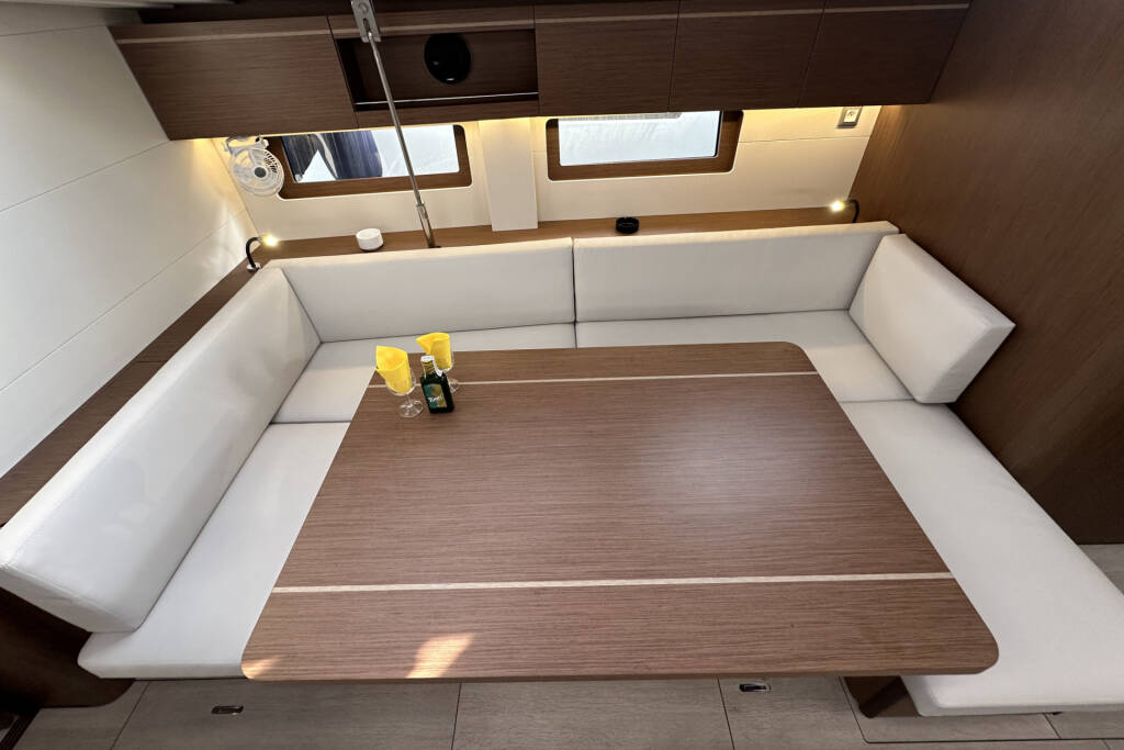 Sailing yacht Oceanis 51.1 Flipper