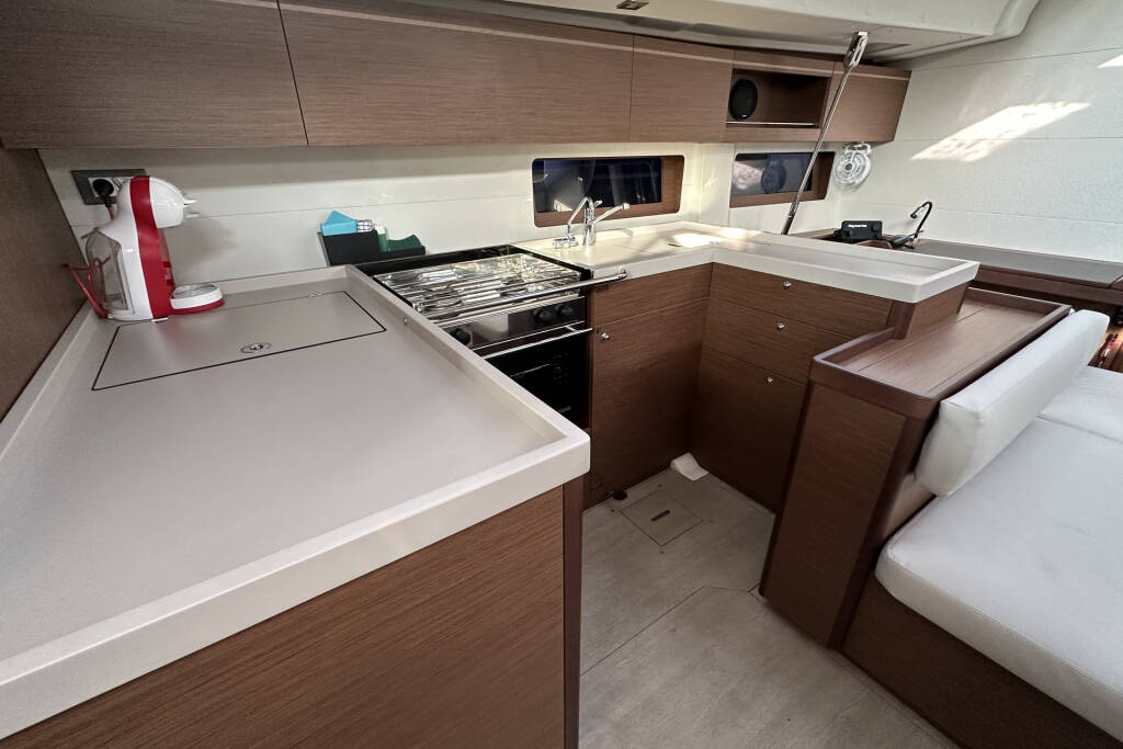 Sailing yacht Oceanis 51.1 Flipper
