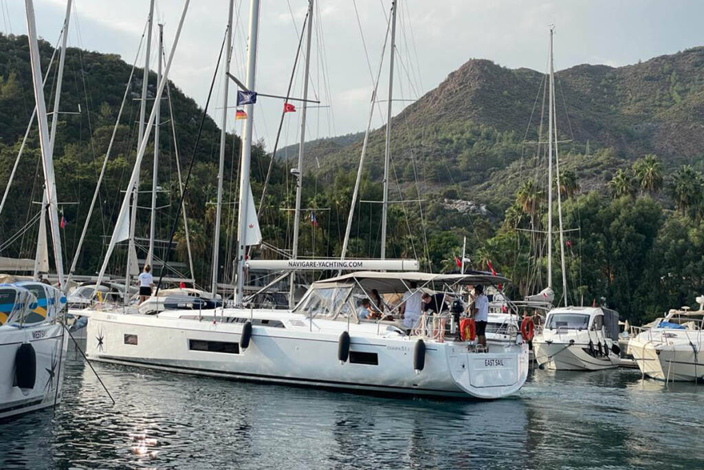 Sailing yacht Oceanis 51.1 EAST