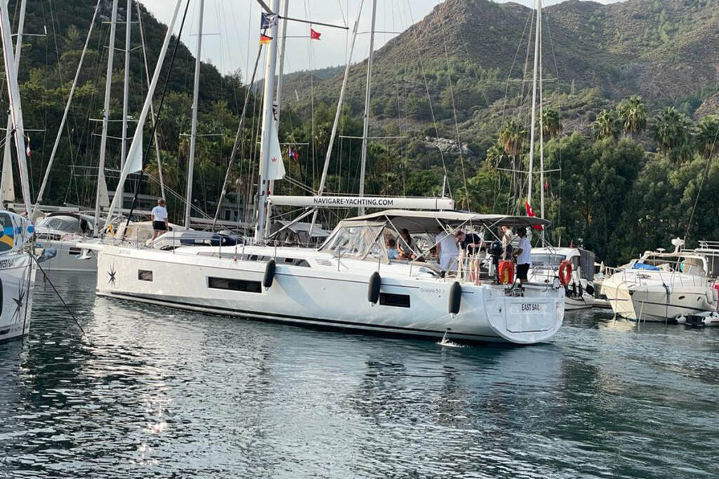 Sailing yacht Oceanis 51.1 EAST
