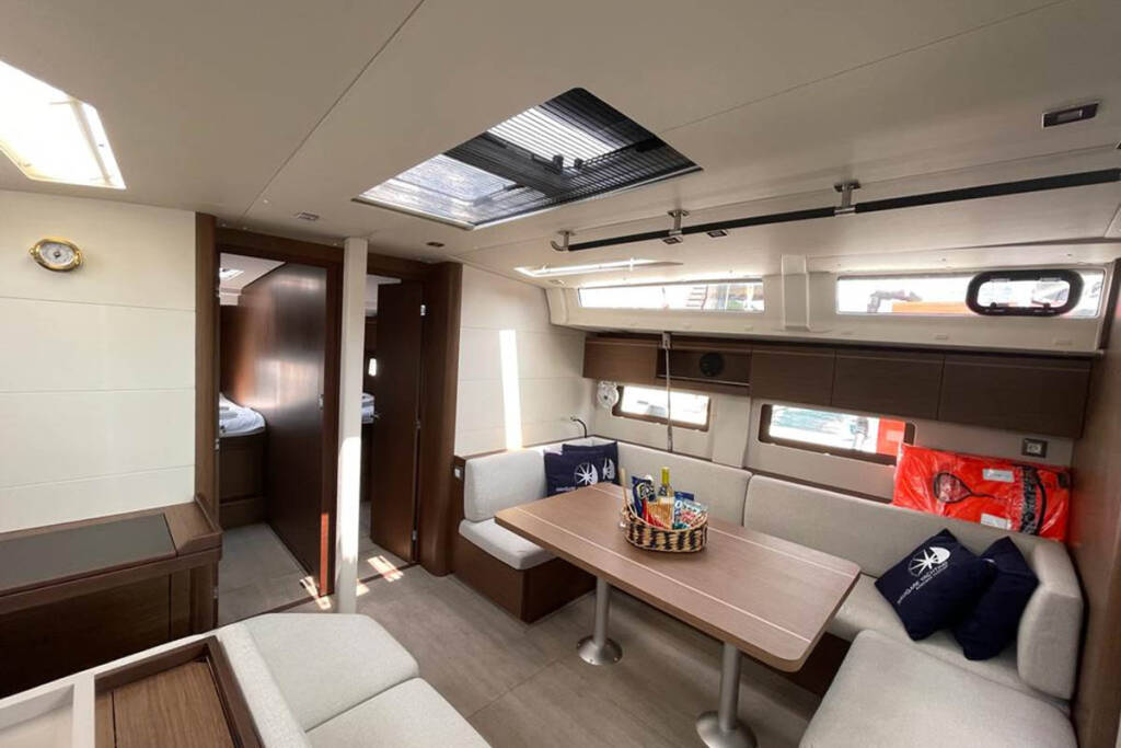 Sailing yacht Oceanis 51.1 EAST