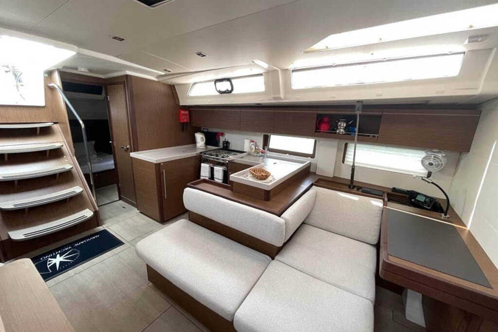Sailing yacht Oceanis 51.1 EAST