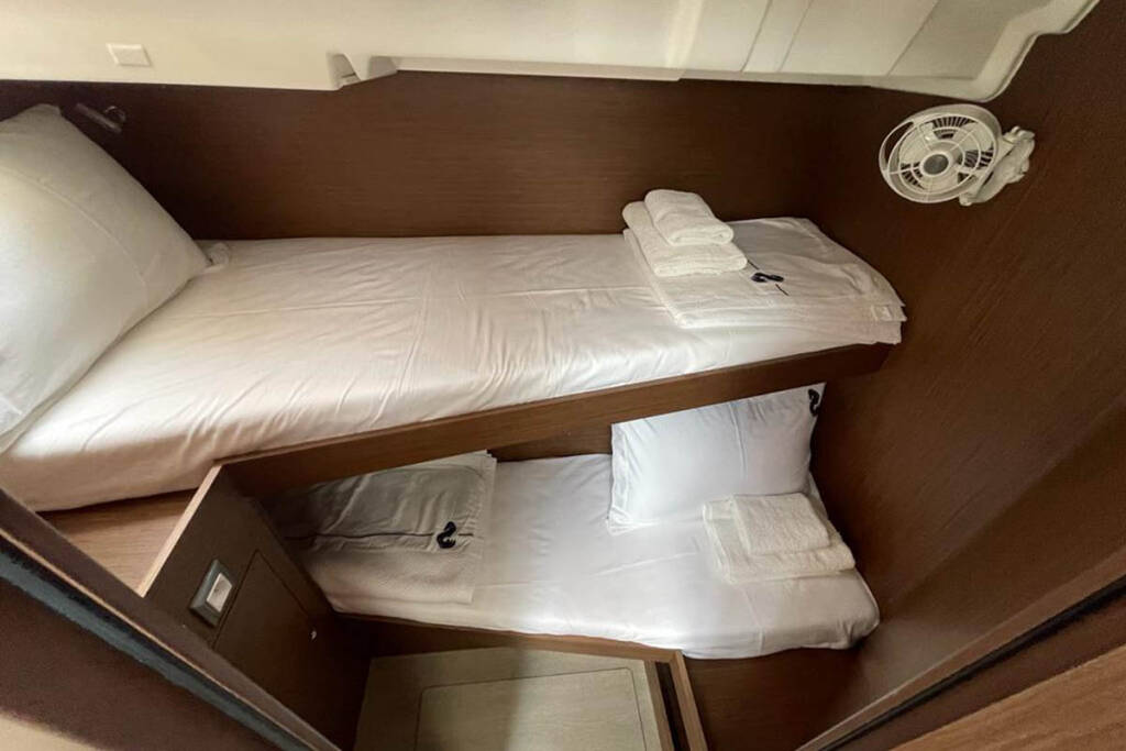 Sailing yacht Oceanis 51.1 EAST