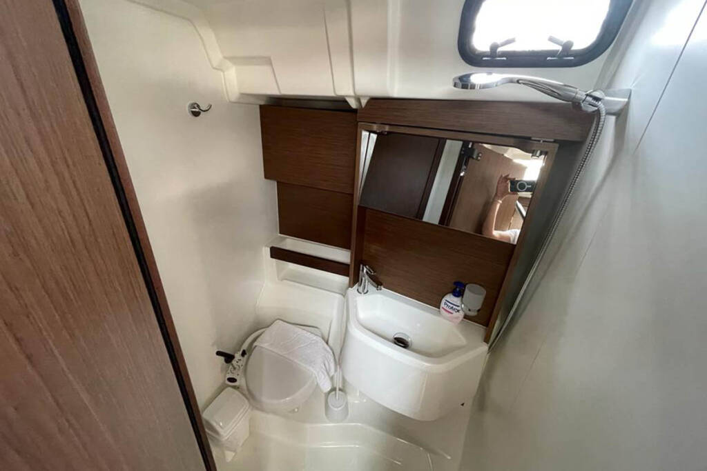 Sailing yacht Oceanis 51.1 EAST
