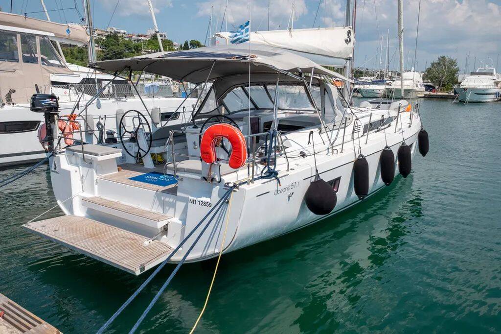 Sailing yacht Oceanis 51.1 Aloha
