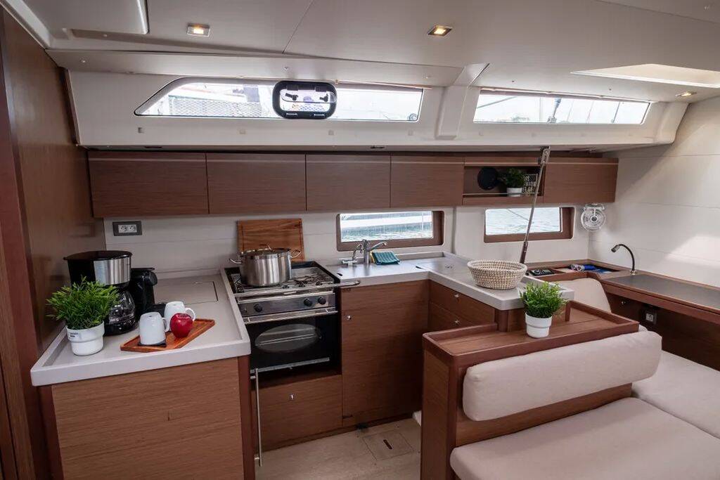 Sailing yacht Oceanis 51.1 Aloha