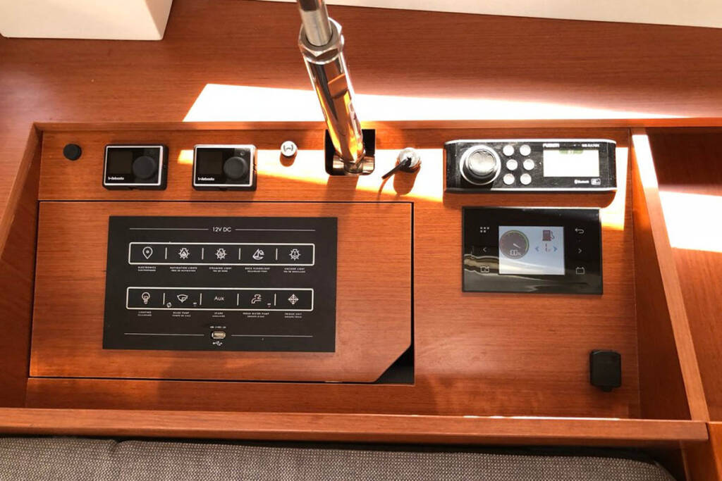 Sailing yacht Oceanis 51.1 Thano