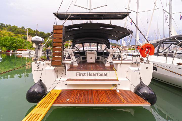 Sailing yacht Oceanis 51.1 First Heartbeat