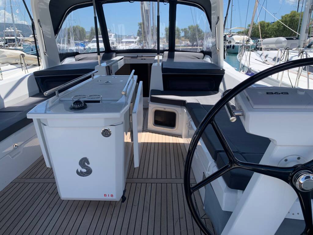 Sailing yacht Oceanis 51.1 Elise