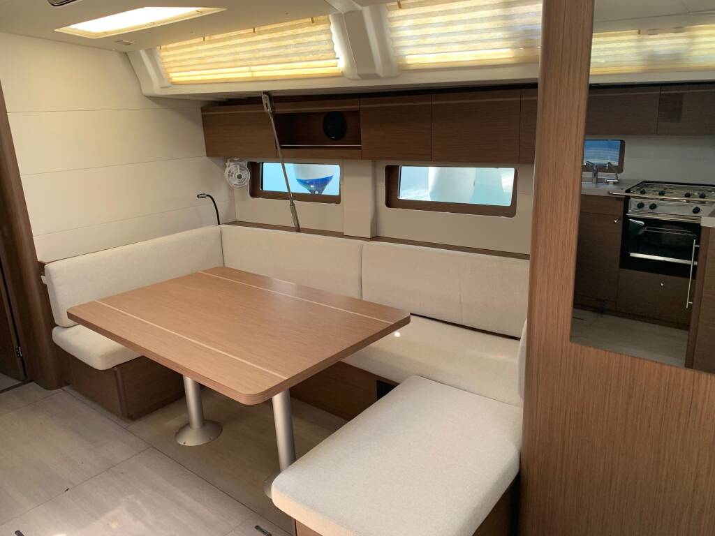 Sailing yacht Oceanis 51.1 Elise