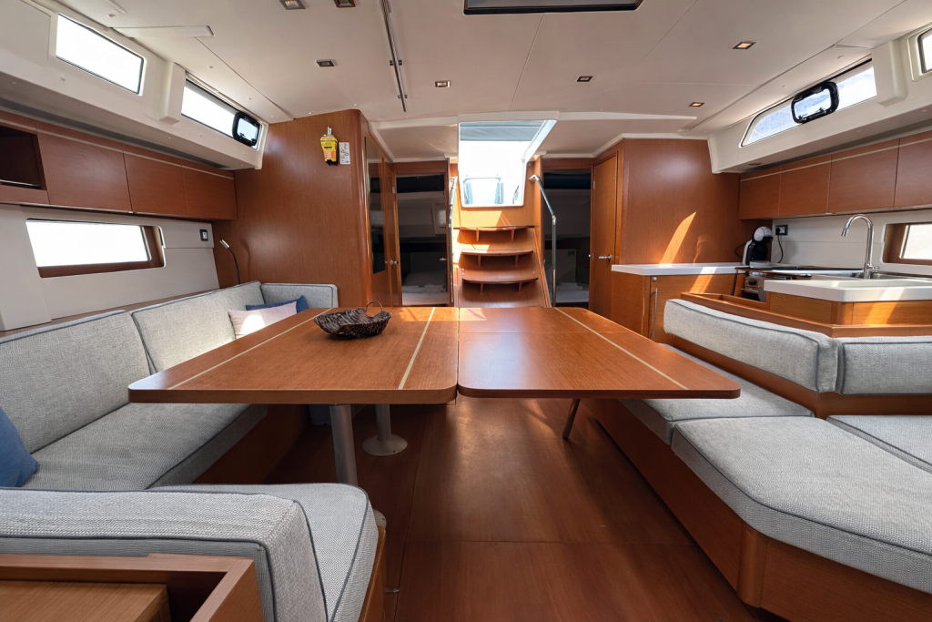 Segelyachten Oceanis 51.1 Velvet Dice