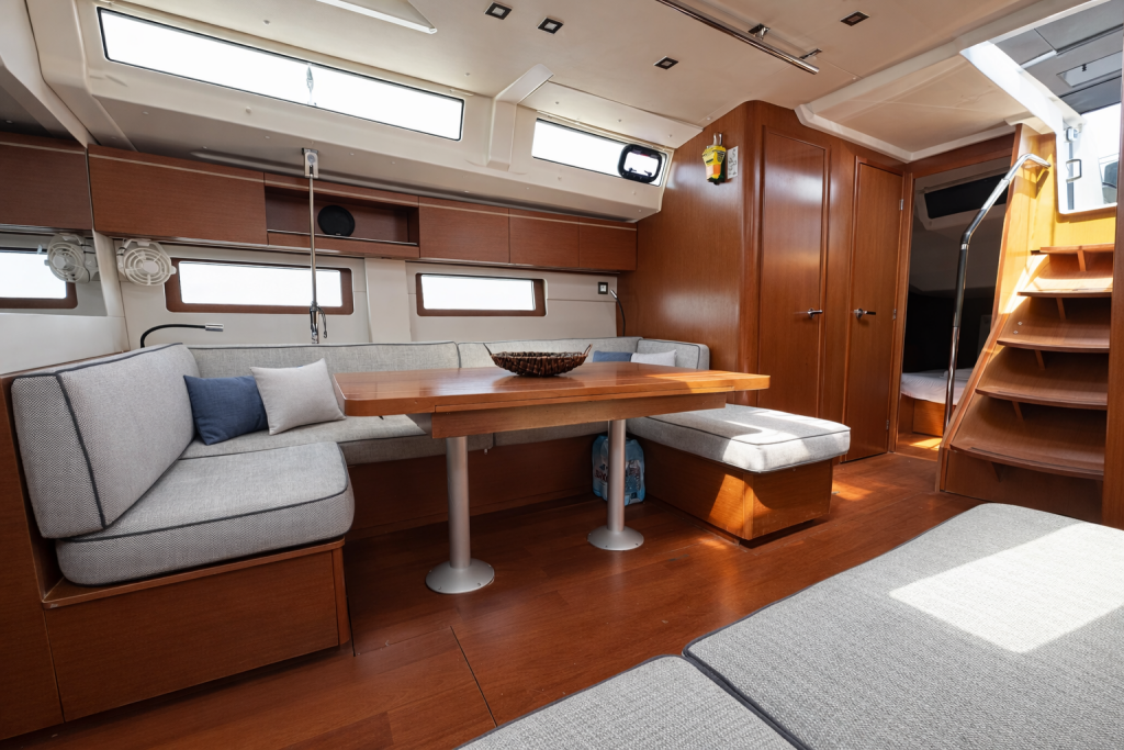 Segelyachten Oceanis 51.1 Velvet Dice