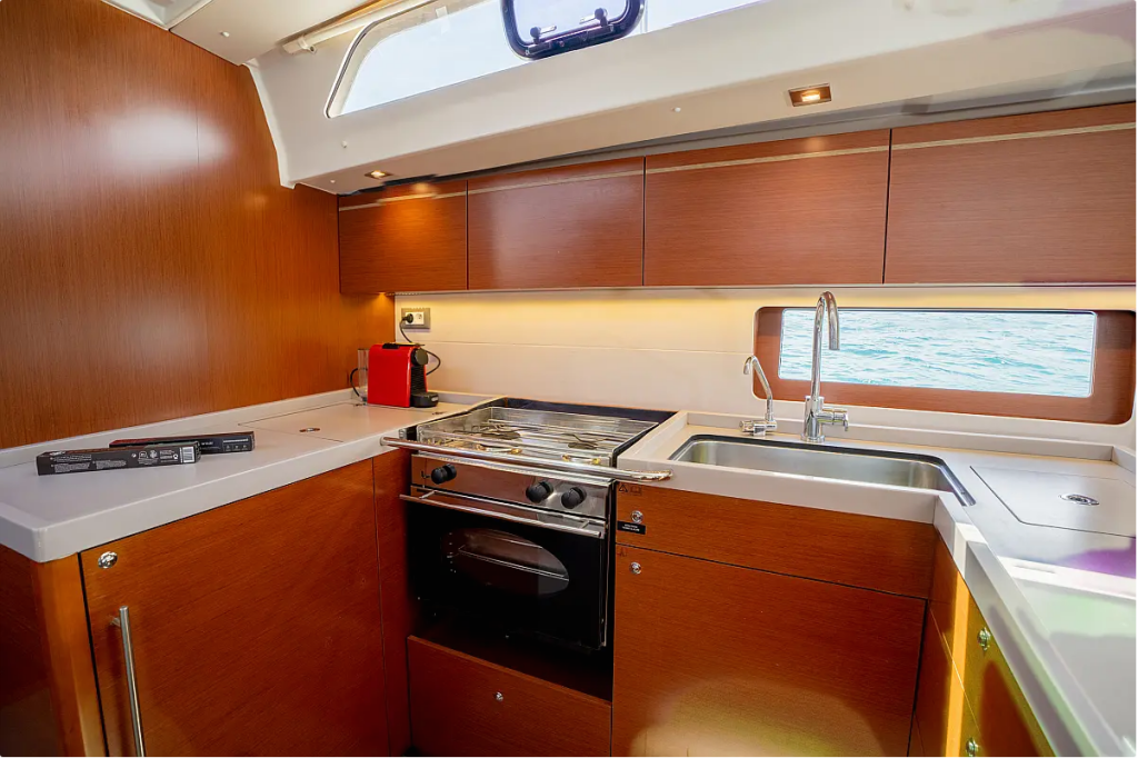 Sailing yacht Oceanis 51.1 Bolero