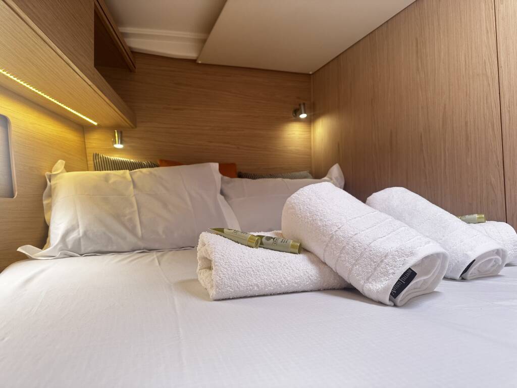 Sailing yacht Oceanis 51.1 Amelia